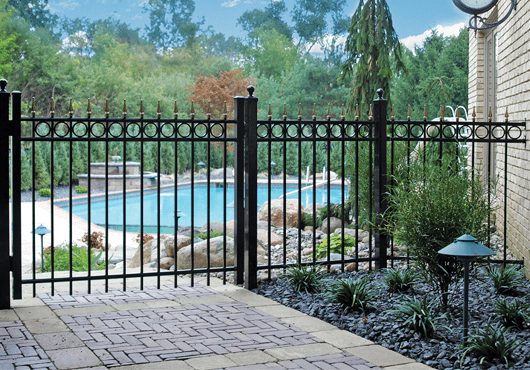 This fence design offers safety and security for pets and children and is most popular for residential applications. The Ultrum™ aluminum alloy with Powercoat™ finish is warranted for life, enhancing its value.