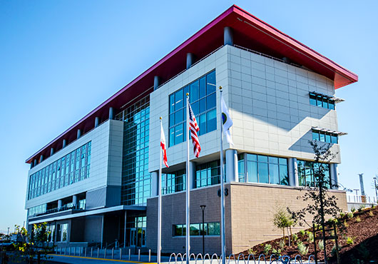 Wall panels, fascia panels and soffit panels made of aluminum composite material (ACM) were specified for the SLAC National Accelerator Laboratory in Menlo Park, California.